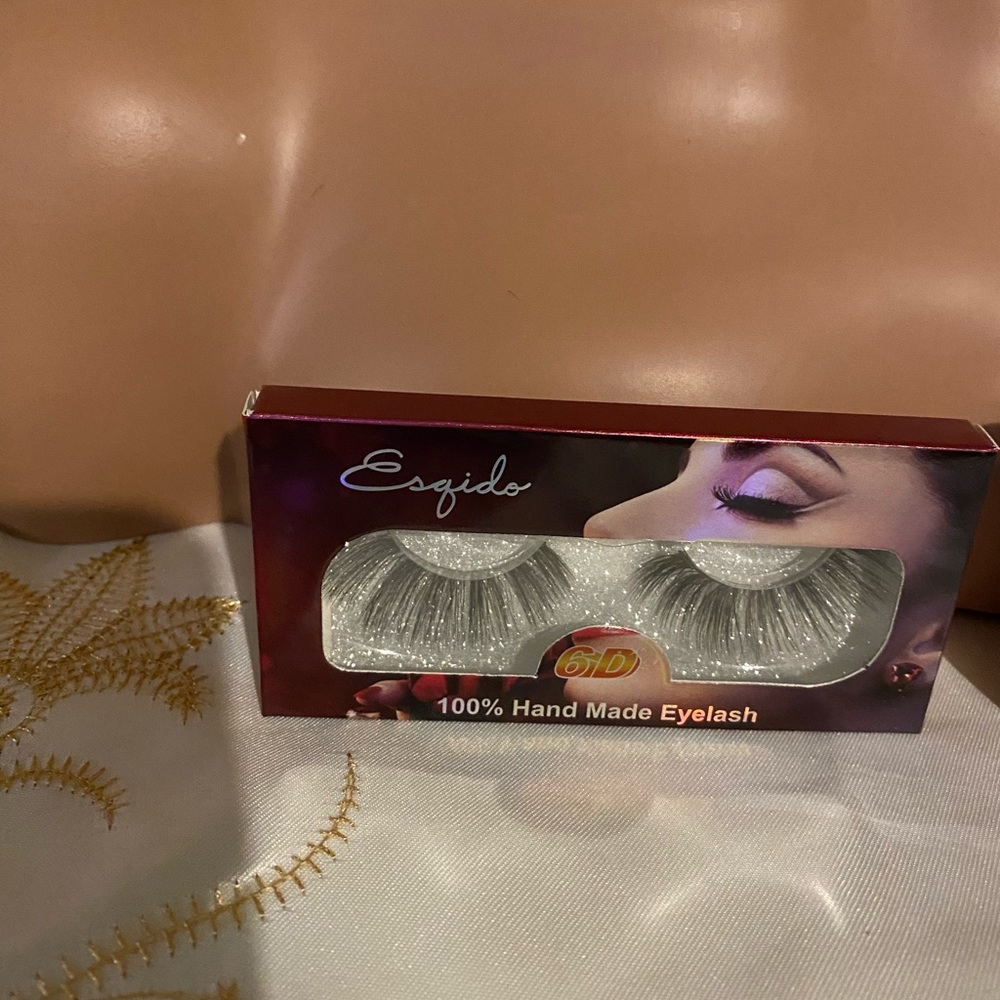 Eye lashes - Picture 4 of 8